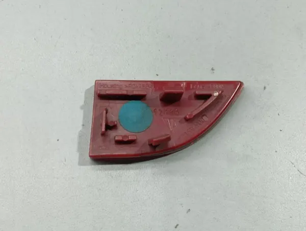 Porsche Panamera bakstötfångare höger reflex OEM 9706314900 image 3