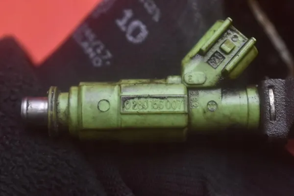 Rampe d'injection Chrysler Grand Voyager IV 3.3 image 8