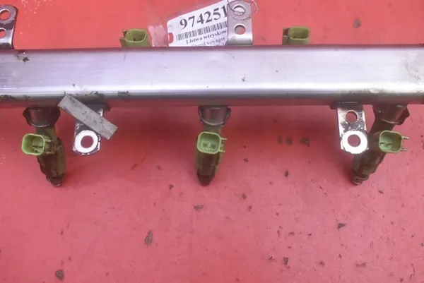 Rampe d'injection Chrysler Grand Voyager IV 3.3 image 9