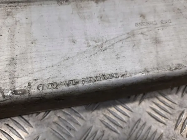 Etupuskuri Audi A8 D3 4F0807111A image 2