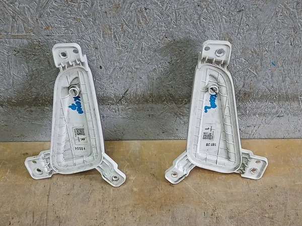 Reflector de parachoques trasero Hyundai Kona I 92408-J9210 image 2