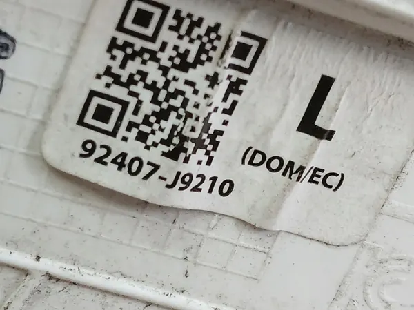 Reflector de parachoques trasero Hyundai Kona I 92408-J9210 image 4