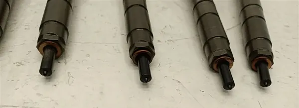 Iniettore AUDI A6 C6 2.7 3.0 TDI 059130277AJ image 3