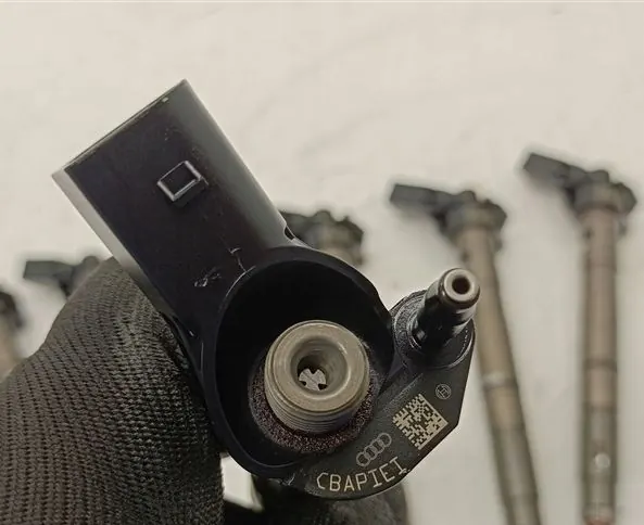 Iniettore AUDI A6 C6 2.7 3.0 TDI 059130277AJ image 5