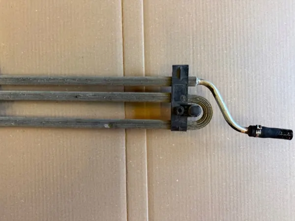 Arrefecedor combustível Audi A6 C6 2.7/3.0 TDI OEM 4F0203572E image 4