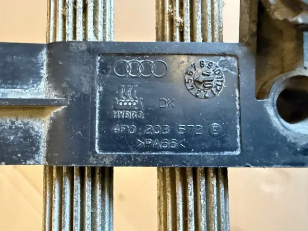 Arrefecedor combustível Audi A6 C6 2.7/3.0 TDI OEM 4F0203572E image 8