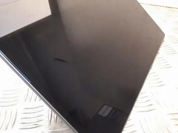 Pantalla Tesla Model 3 OEM 1673288-10-B Usada image 3