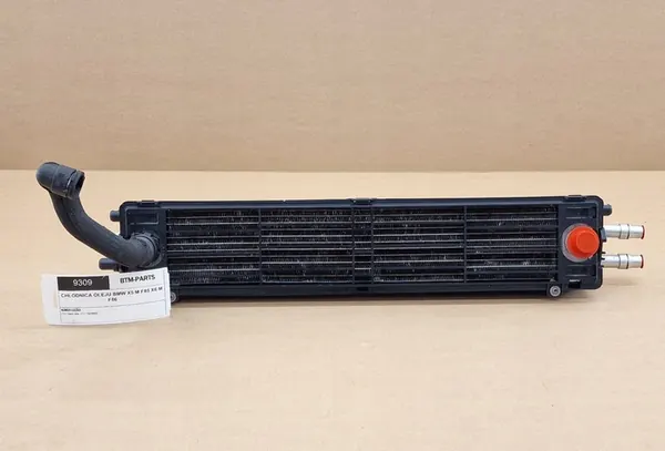 Oljekylare BMW X5M F15 F85 X6M F16 F86 4.4 575HK image 2