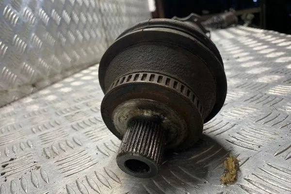 Vänster framaxel VW PASSAT VARIANT B5 2.5L diesel image 2