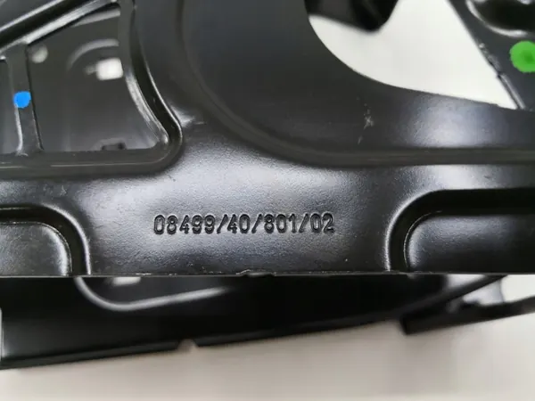 Support de serrure BMW OEM 8125806 Avant droit F10 F11 image 4