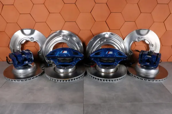BMW M-Paket Bremssystem OEM 6891273 Set image 2