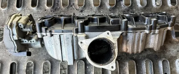 Coletor de admissão usado OEM 03L129711E para 2.0 TDI image 5