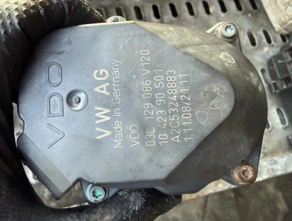 Coletor de admissão usado OEM 03L129711E para 2.0 TDI image 8
