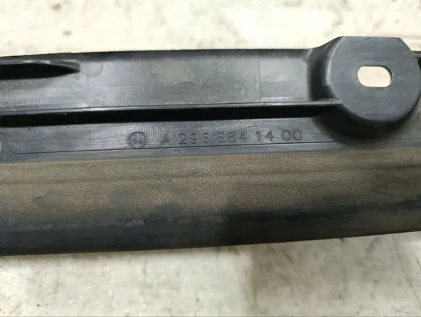 Soporte de parachoques Mercedes-Benz OEM A2966841400 - Usado image 7