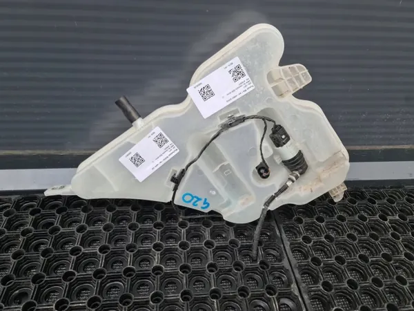 Scheibenwaschbehälter BMW 7427885 für G20 G21 G22 G26 image 2