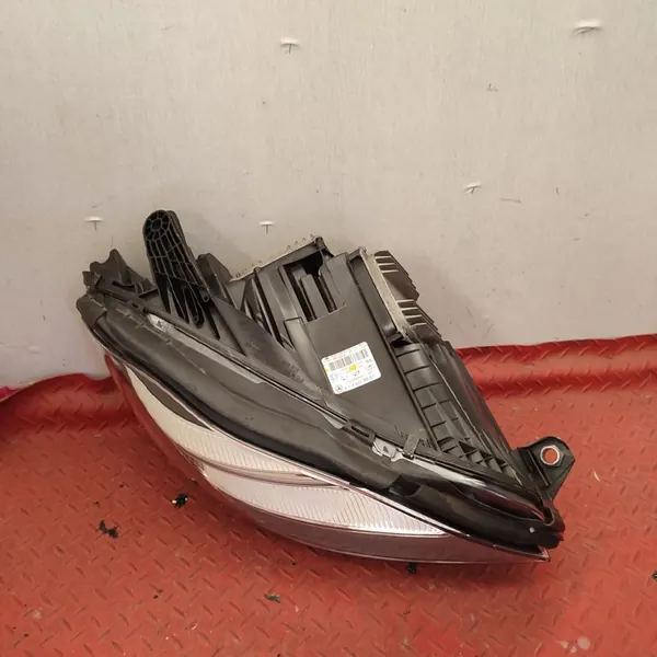 Rechter koplamp Mercedes W218 CLS ILS Full LED image 7