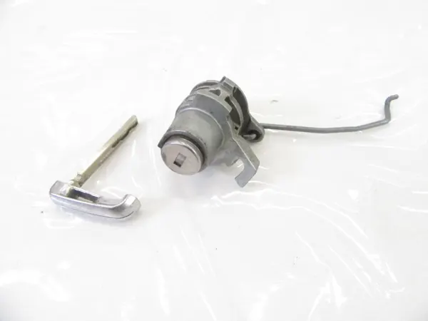 Inserção de cilindro de fechadura BMW OEM - Peça usada image 2