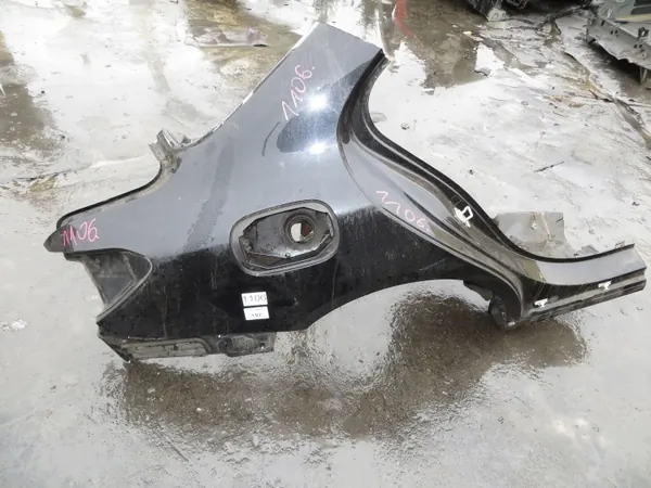 Mercedes W205 Garde-boue arrière droit OEM c/1106 image 2