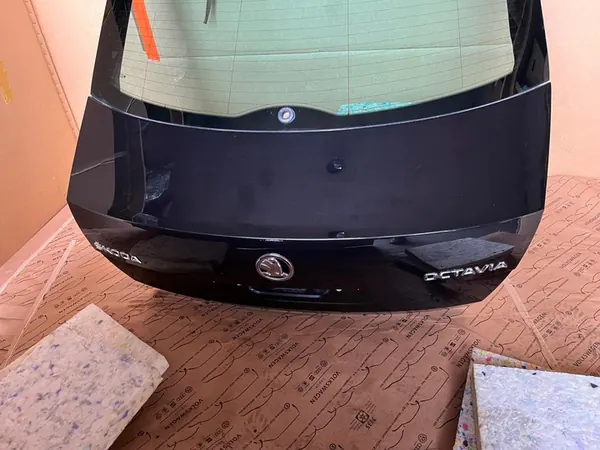 ŠKODA OCTAVIA III 2012-2019 LIFTBACK TAKALUUKKU 5E5827025F image 3