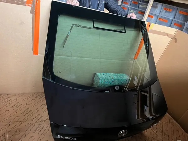 ŠKODA OCTAVIA III 2012-2019 LIFTBACK TAKALUUKKU 5E5827025F image 5