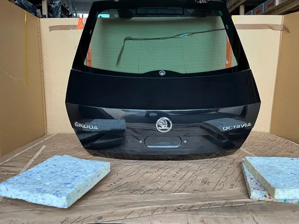 ŠKODA OCTAVIA III 2012-2019 LIFTBACK TAKALUUKKU 5E5827025F image 6