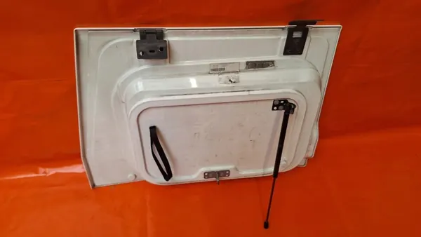 TAMPA DE ARMAZENAMENTO ESQUERDA RENAULT T RANGE image 2