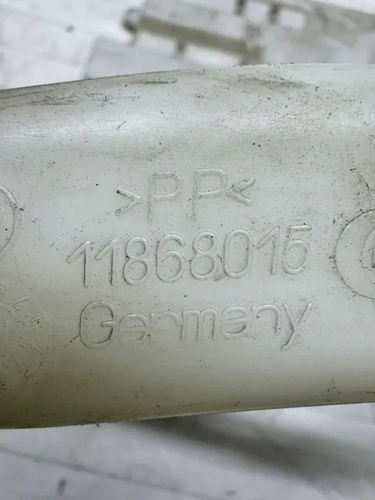 BMW 7 F01 F02 4.4 V8 Pesuainesäiliöpumppu 7178745 image 2