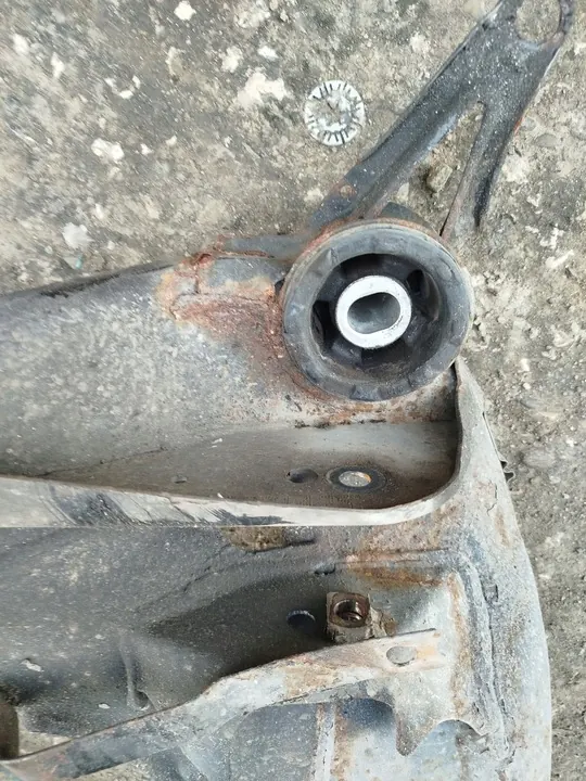 Supporto motore Audi A6 C5, Passat B5, A4 B5 image 5