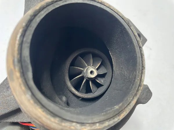 Turbocompresor Mercedes A6460960499 image 6