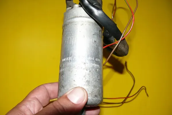 Bomba de combustível adicional Audi A8 D2 3.3 TDI 225CV image 3