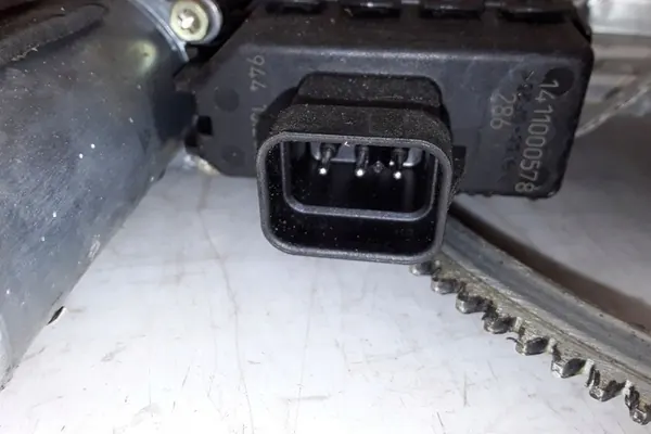 Regulador de janela dianteira direita OPEL ZAFIRA A 90579356 image 6