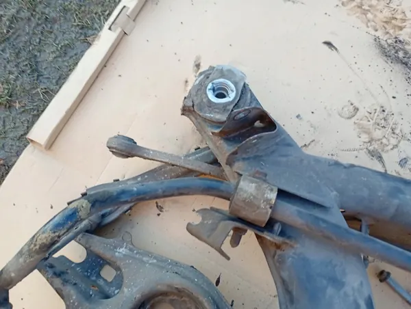 Mercedes W212 Hinterer Querlenker OEM SANKI TYŁ WÓZEK image 4