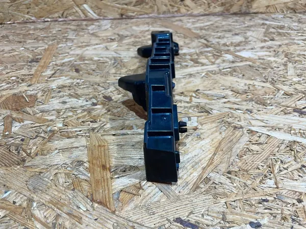 VW Crafter II 2 16- Suporte de Para-choque Dianteiro Direito image 3