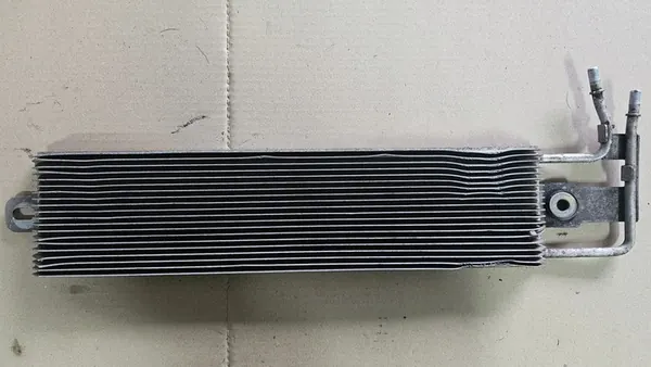 AUDI A3 8P RADIATEUR DE CARBURANT 1K0203491D image 1