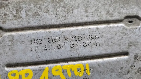 AUDI A3 8P RADIATEUR DE CARBURANT 1K0203491D image 3