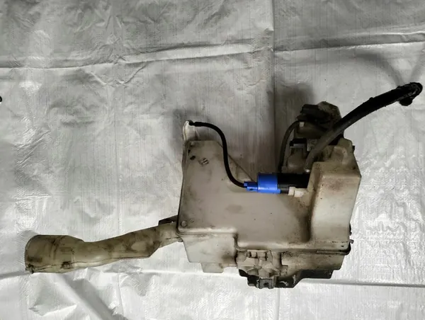 Waswatertank Citroen C6 image 5