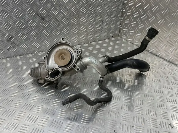 Vattenpump BMW F10 F20 F80 7586885 image 3