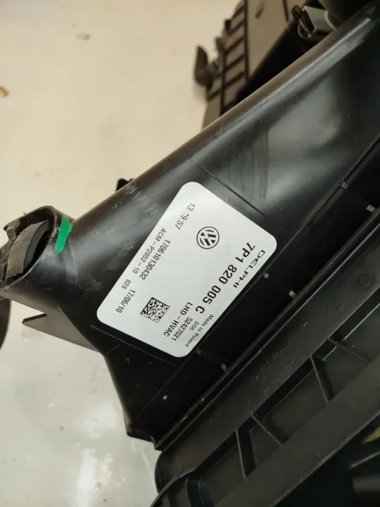 Calefactor OEM 7P1820005C para VW Touareg 7P image 7