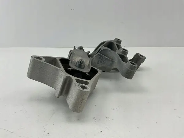 Mercedes-Benz A W176 2016 Engine Mount image 5