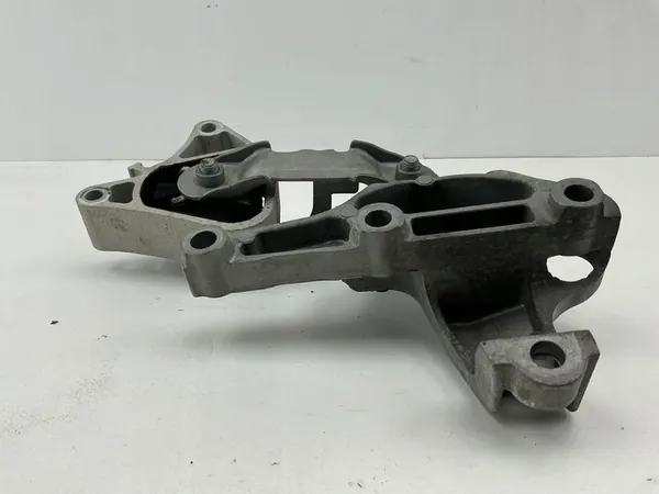 Mercedes-Benz A W176 2016 Engine Mount image 6