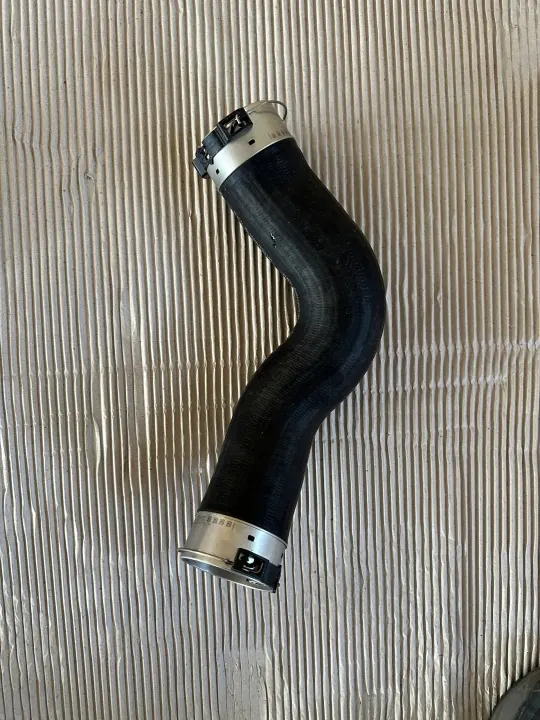 Turbo-intercooler-ilmaputki OEM 8571025 BMW:lle image 2