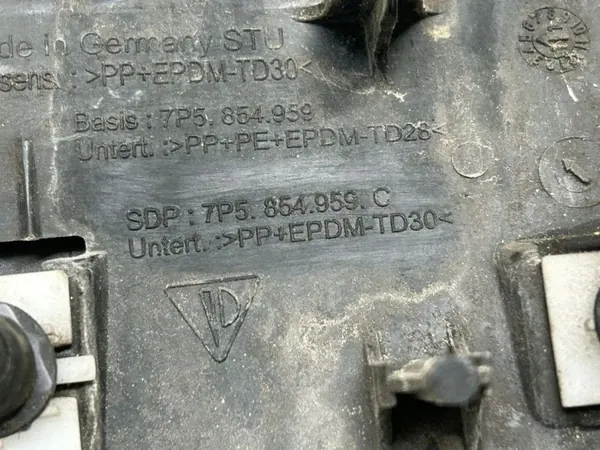 Extremidade do para-lamas Porsche Cayenne OEM 7P5854959C - Usado image 3