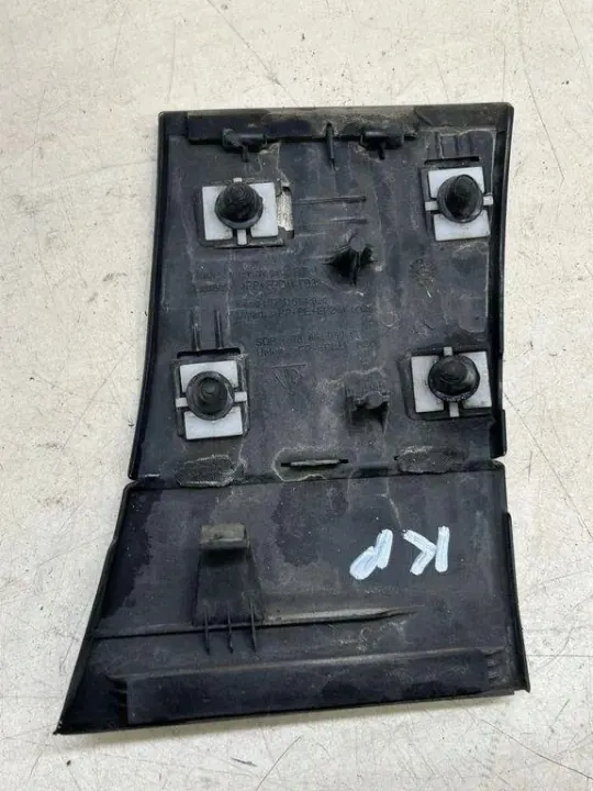 Extremidade do para-lamas Porsche Cayenne OEM 7P5854959C - Usado image 6