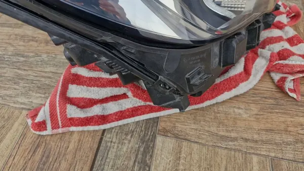 Mercedes-Benz OE A1569061200 Voorlamp Rechts image 8