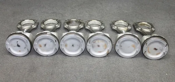 BMW X5M E70 X6M E71 5.0i S63B44A Kolvstänger 7598207 image 6