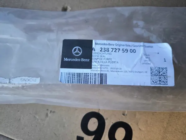 Mercedes dörrtätning OEM A2387275900 vänster sida image 5