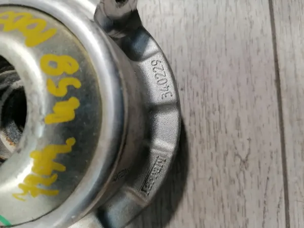 Support Amortisseur Avant Ferrari 458 OEM 340229 image 3
