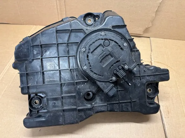 Mercedes C-Klasse W205 AdBlue-tank OEM A2054705702 image 2