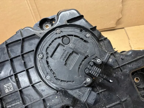 Mercedes C-Klasse W205 AdBlue-tank OEM A2054705702 image 3