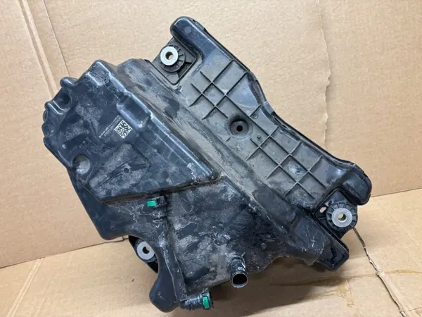 Mercedes C-Klasse W205 AdBlue-tank OEM A2054705702 image 5